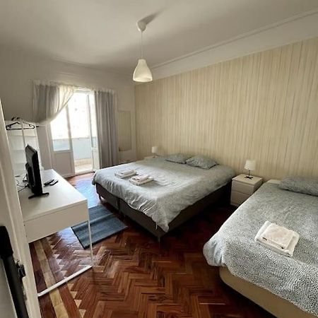 Habitacion Privada Para 3 Grande Con Balcon Лиссабон Экстерьер фото