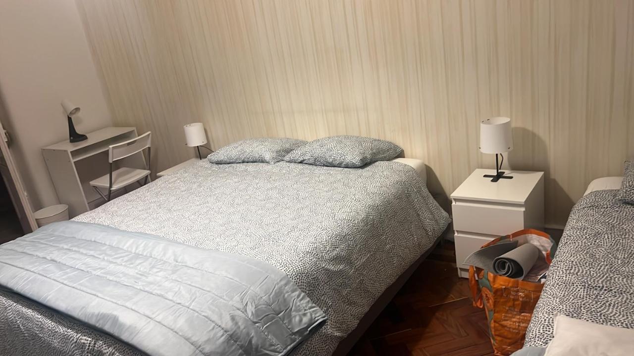 Habitacion Privada Para 3 Grande Con Balcon Лиссабон Экстерьер фото
