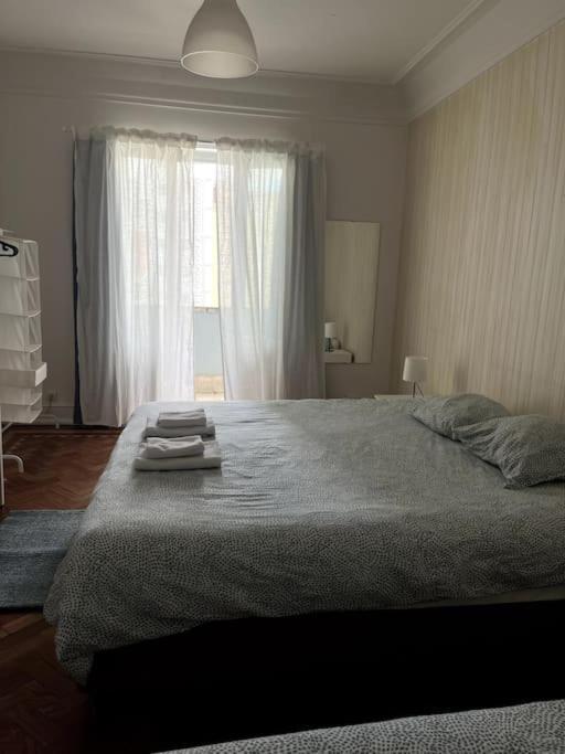 Habitacion Privada Para 3 Grande Con Balcon Лиссабон Экстерьер фото