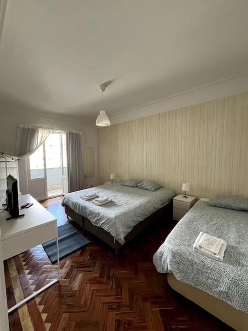 Habitacion Privada Para 3 Grande Con Balcon Лиссабон Экстерьер фото