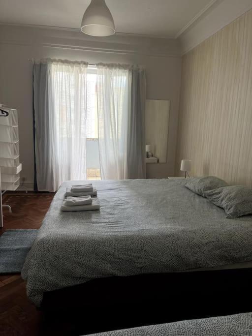 Habitacion Privada Para 3 Grande Con Balcon Лиссабон Экстерьер фото