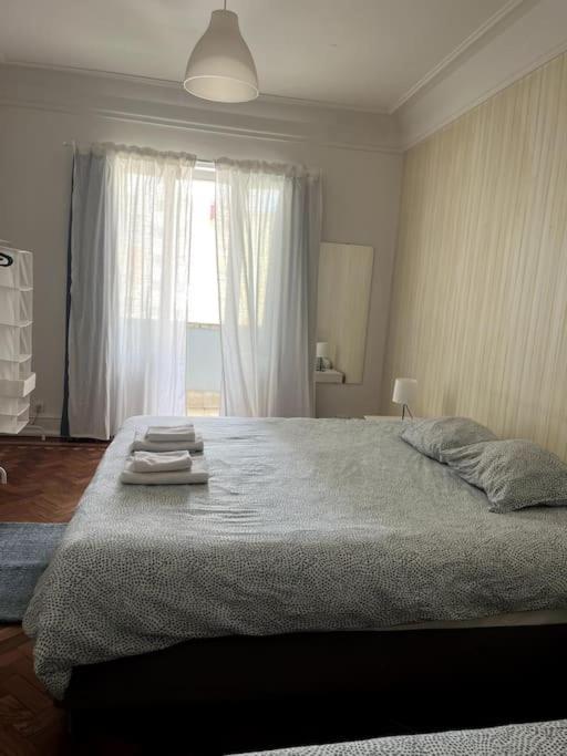 Habitacion Privada Para 3 Grande Con Balcon Лиссабон Экстерьер фото